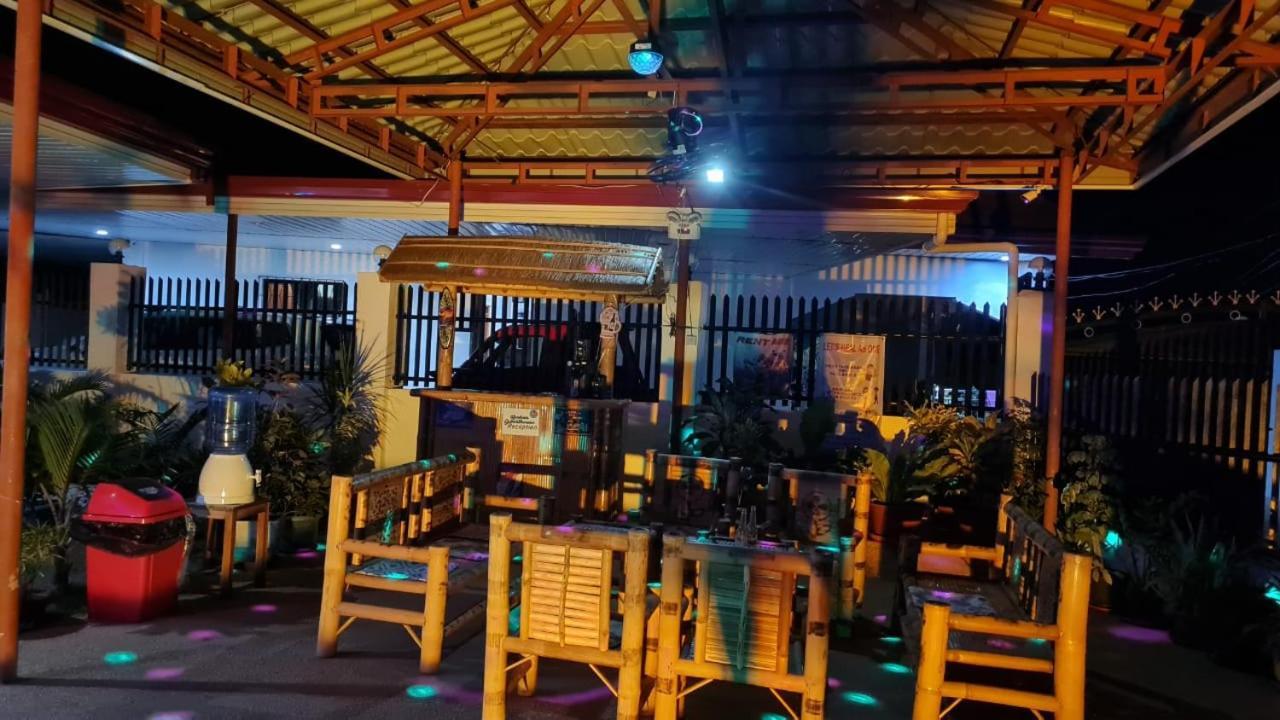 Babas Guesthouse Moalboal Bagian luar foto