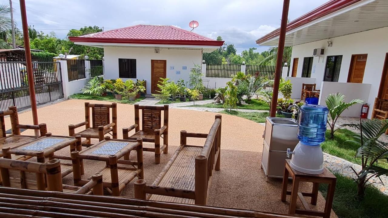 Babas Guesthouse Moalboal Bagian luar foto