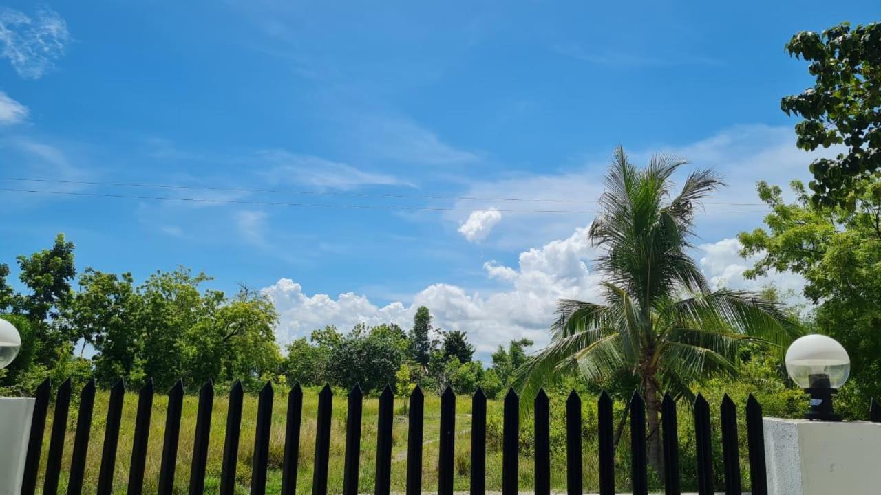 Babas Guesthouse Moalboal Bagian luar foto