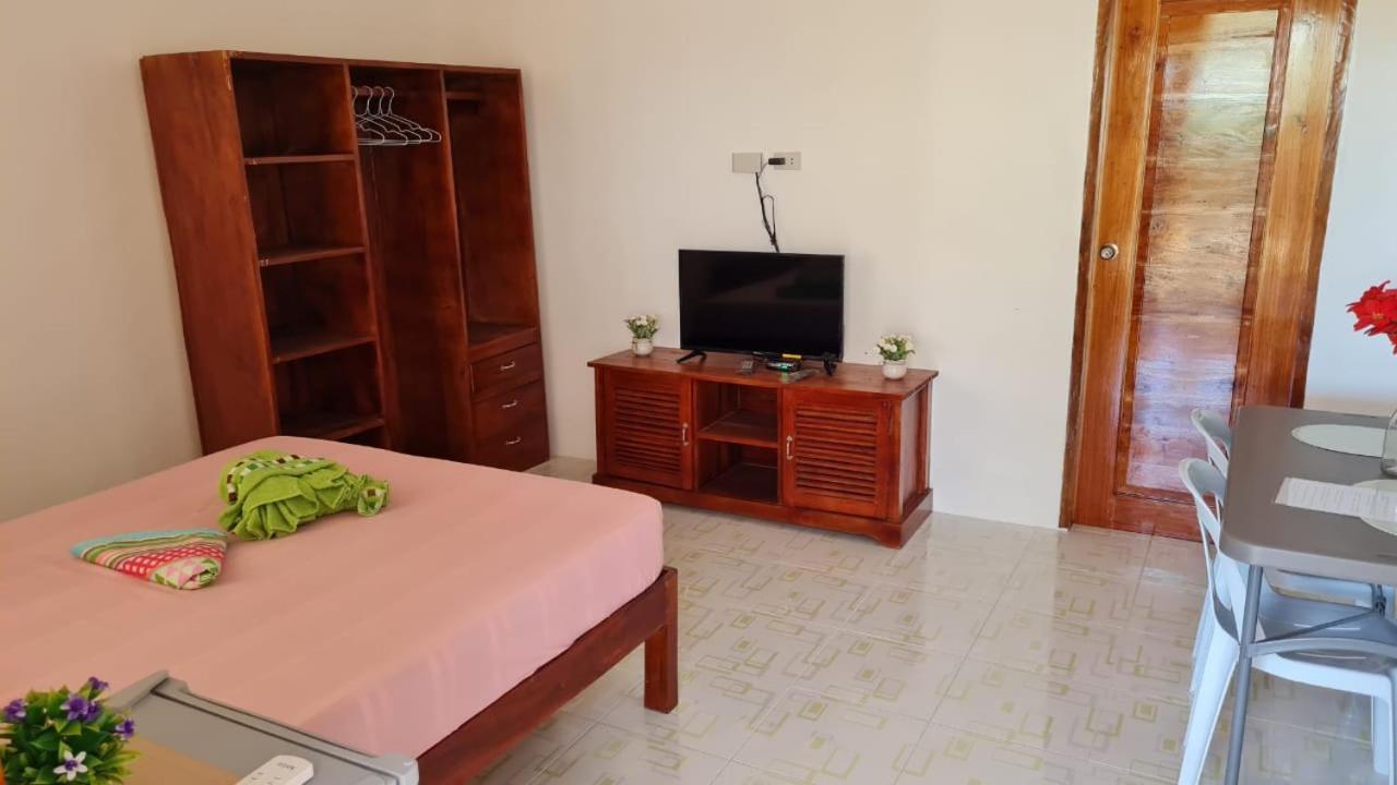 Babas Guesthouse Moalboal Bagian luar foto